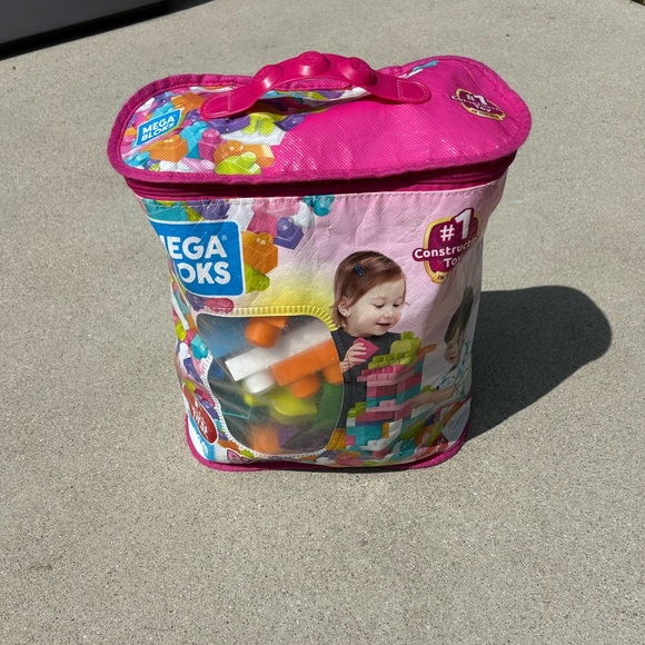 LEGO - Picture 1 of 2